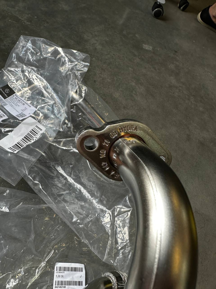 Гофра Трубка рециркуляції ВГ MB Sprinter 3.0CDI 06- 