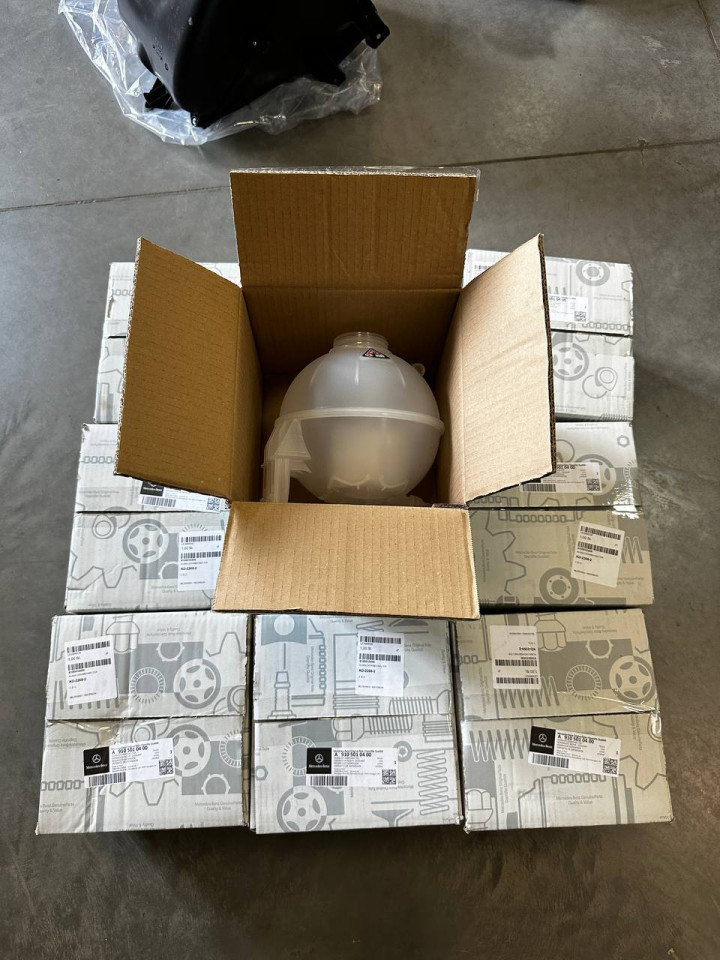 Бачок розширювальний MB Sprinter (W907/W910) 18- OM642/OM651 A9105010400