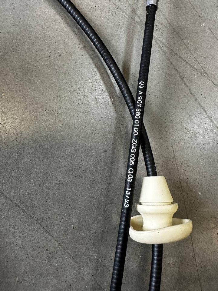 Трос замка капоту MB Sprinter (W907/W910) 18-