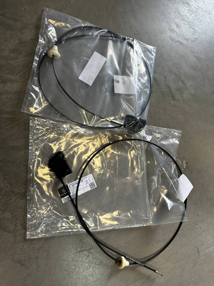 Трос замка капоту MB Sprinter (W907/W910) 18-