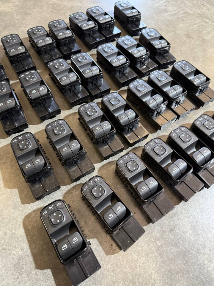 Кнопка блок керування склопІдйомником L W907 з електродзеркалами