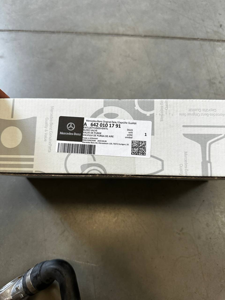 Сапун Клапан вентиляції картерних газів OM642 сепаратор 