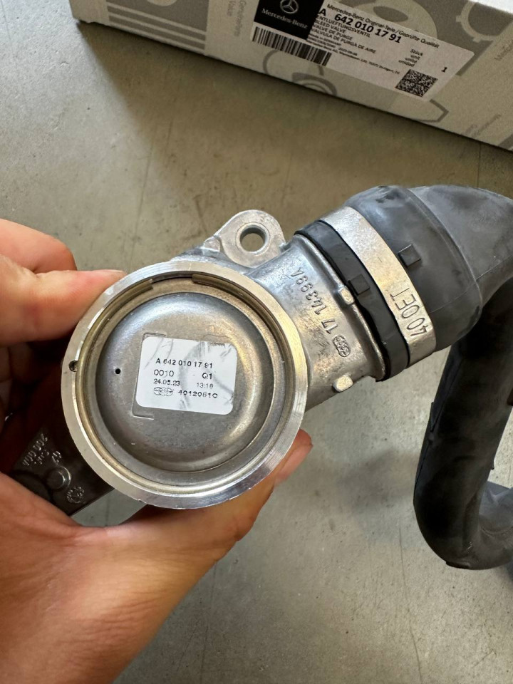 Сапун Клапан вентиляції картерних газів OM642 сепаратор 