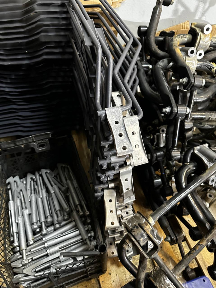 Кріплення запасного колеса Sprinter W906-W907 A9064000141