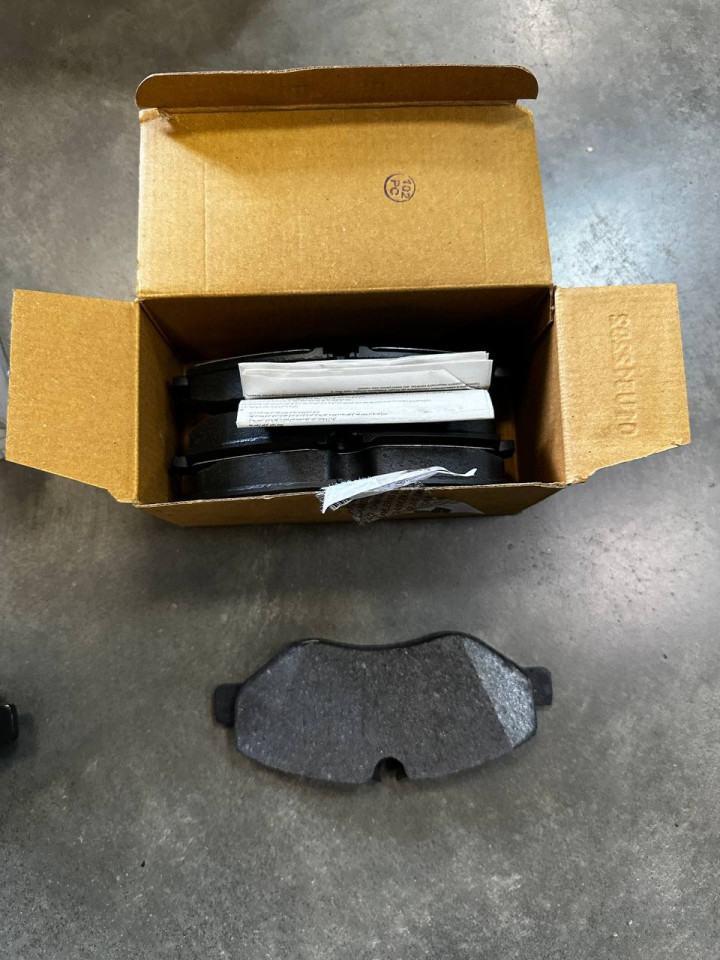 Колодки гальмівні Передні Sprinter W906-907-910/VW Crafter 06/ Vito (W639) ОДНОКАТКОВИЙ