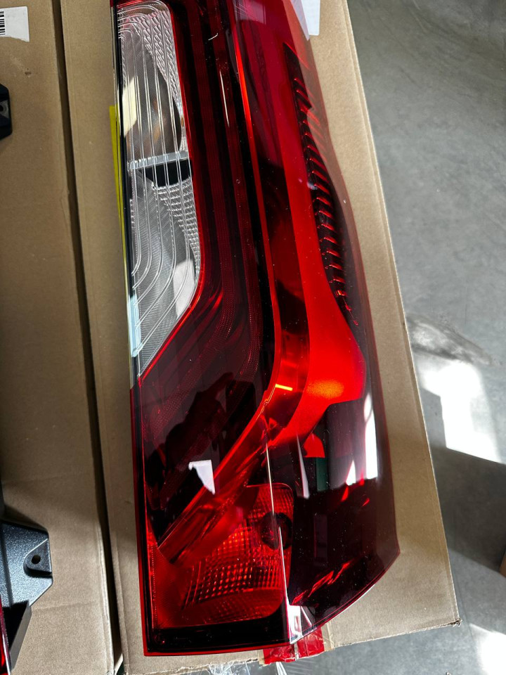 Ліхтар задній MB Sprinter W907/W910 18- L+R  LED MB ORIGINAL