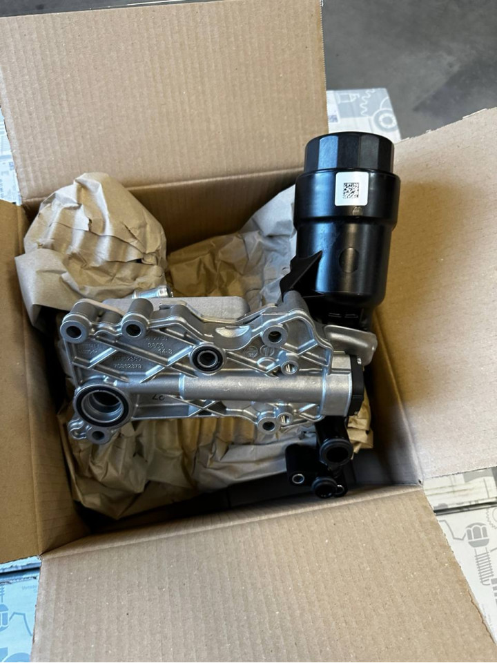 Теплообмінник Корпус фільтра масляного (з радіатором) MB OM651