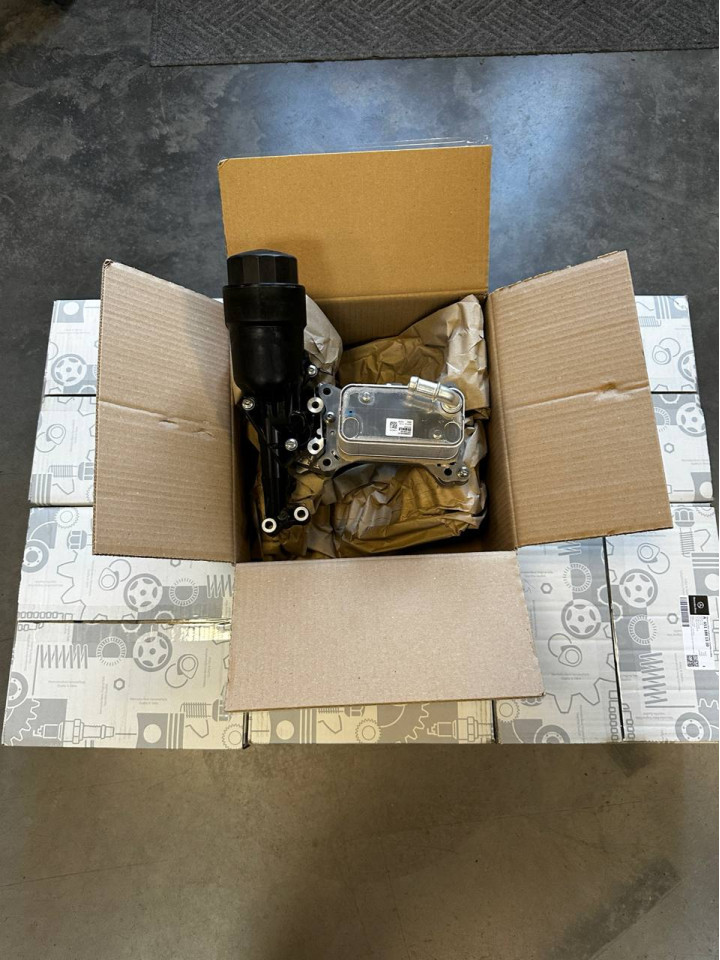 Теплообмінник Корпус фільтра масляного (з радіатором) MB OM651