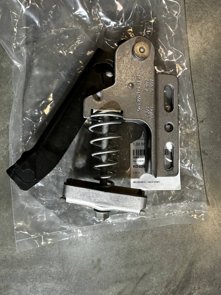 Механізм регулювання тросів ручника (кронштейн) W906-W907