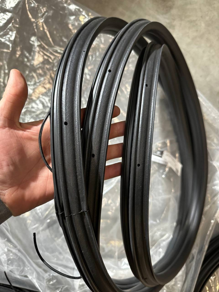 Ущільнювач задніх розпашних дверей по колу W906-907