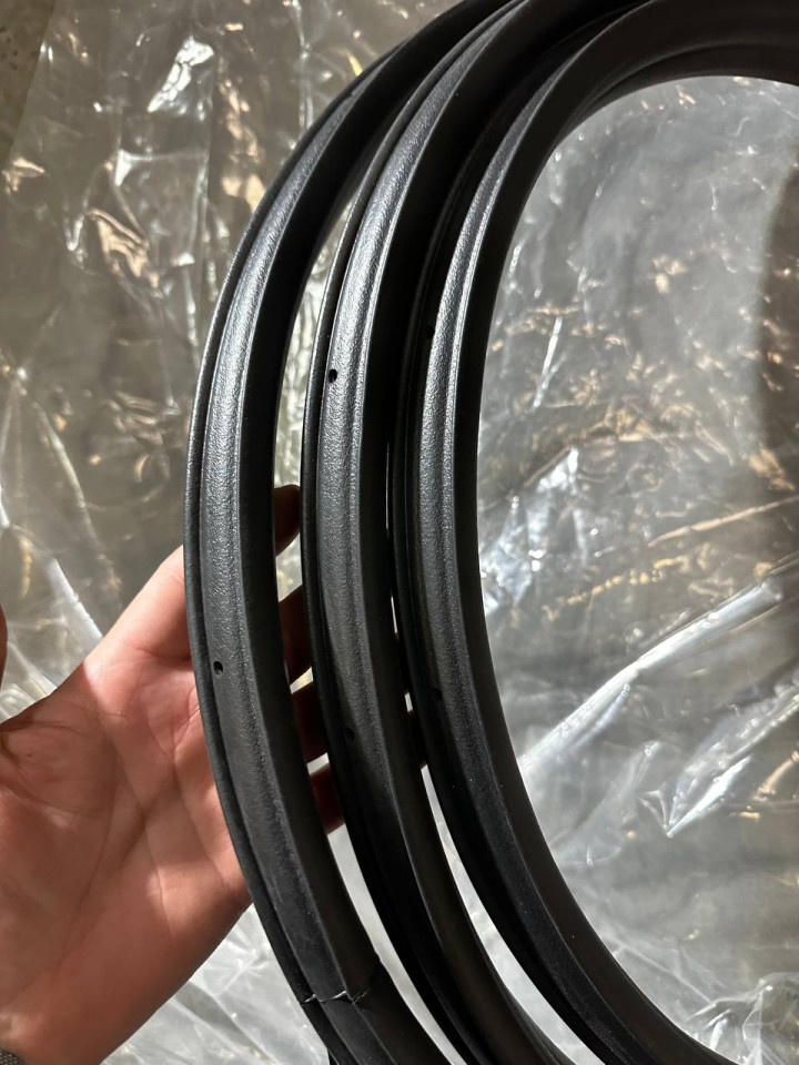 Ущільнювач задніх розпашних дверей по колу W906-907