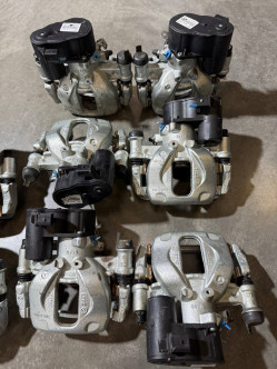 Супорт-електро,електроручник Sprinter W907-910. Лівий-A9074236900, Правий-A9074237000