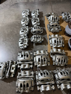 Супорт задній СПАРКА,ДВУХКАТКОВИЙ Sprinter W906-907. Лівий-A9074239100, Правий-A9074239200. Продаються парою!