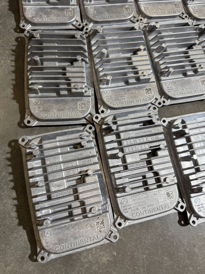 Модуль,блок керування фарою основним світло(LED) Sprinter W907-910