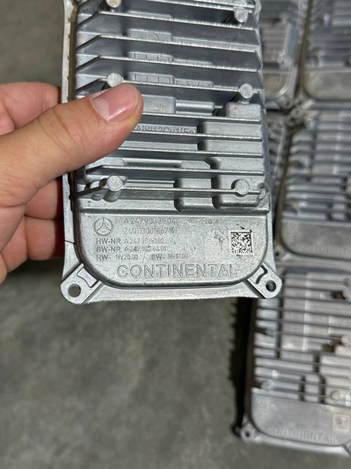 Модуль,блок керування фарою основним світло(LED) Sprinter W907-910