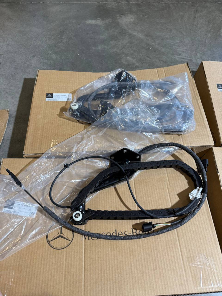 Ролик нижній сдвижной боковой двери Sprinter W906/VW Crafter