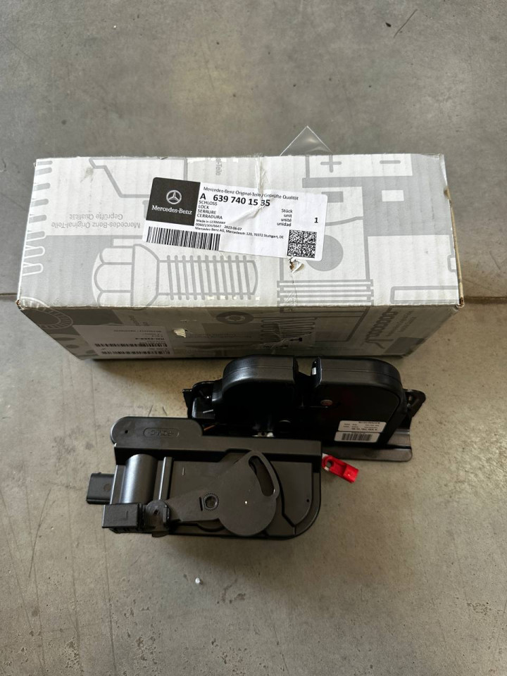 Замок задньої кришки багажника, ляда Vito W639 A6397401535