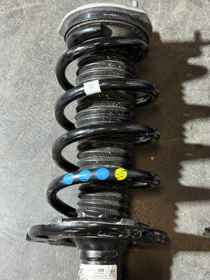 Амортизатор передній у зборі з пружинами VW Crafter 2016-