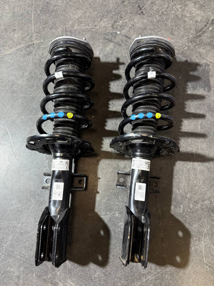 Амортизатор передній у зборі з пружинами VW Crafter 2016-