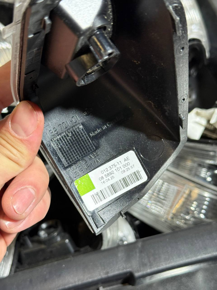 Повторювач повороту на дзеркало Sprinter/VW Crafter 