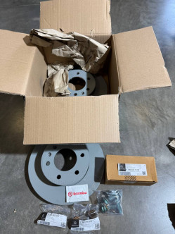 Передній комплект гальмівної системи (диски + колодки + пружини) Sprinter W906-907/VW Crafter