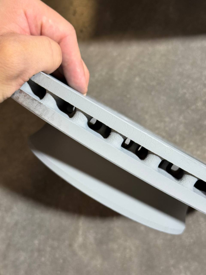 Передній комплект гальмівної системи (диски + колодки + пружини) Sprinter W906-907/VW Crafter