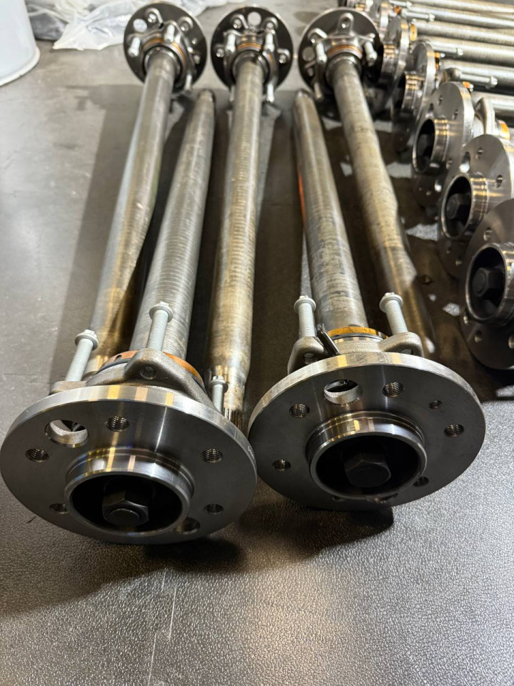 Піввісь/Полуось у зборі підшипник SNR, палка Mercedes. 26/30 шліців 