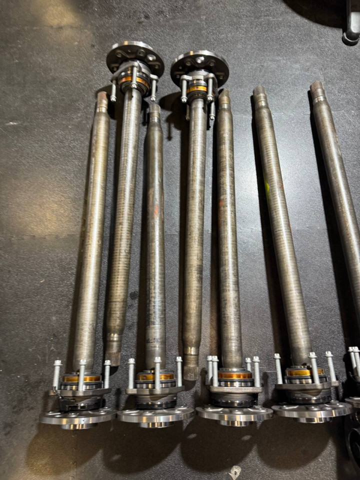 Піввісь/Полуось у зборі підшипник SNR, палка Mercedes. 26/30 шліців 