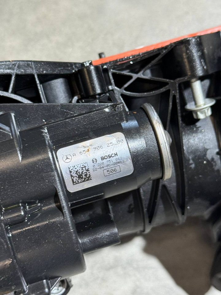 Колектор впускний Sprinter W907-910 OM654