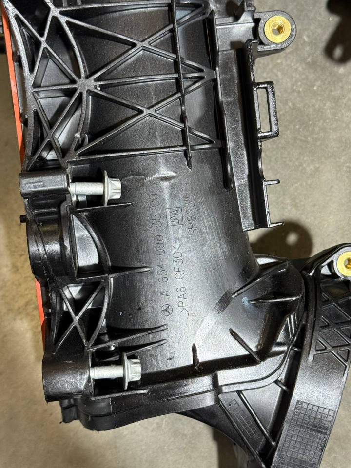 Колектор впускний Sprinter W907-910 OM654