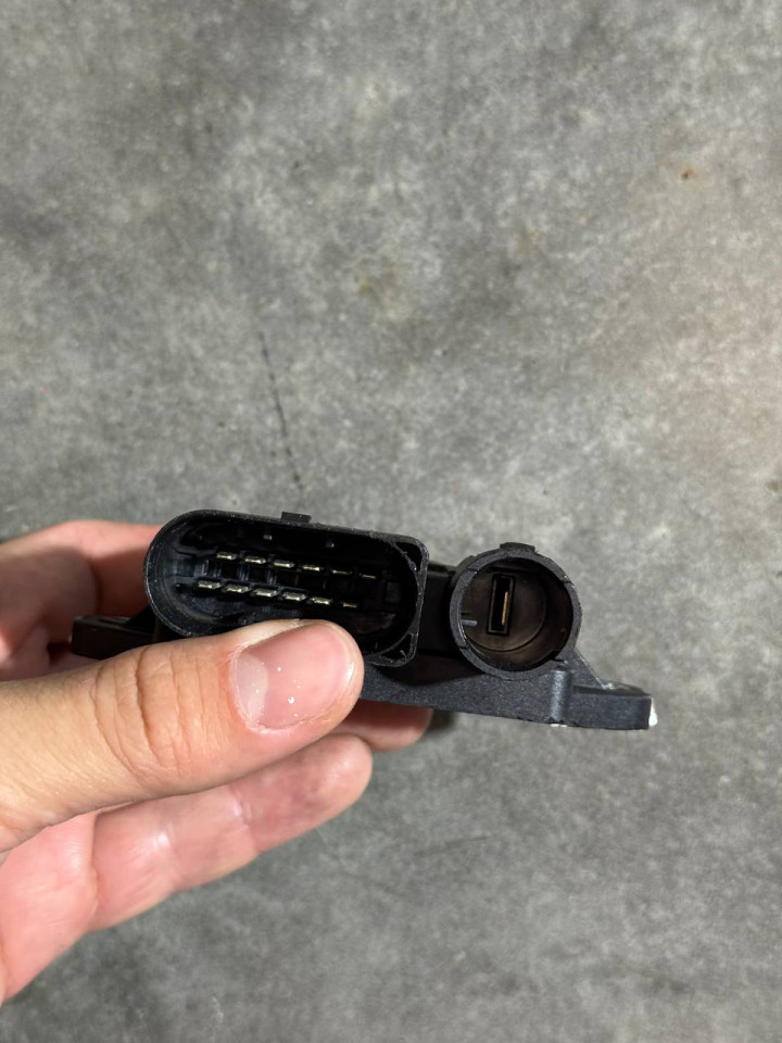 Реле свічок розжарювання Sprinter W907-910/Vito W447 OM654