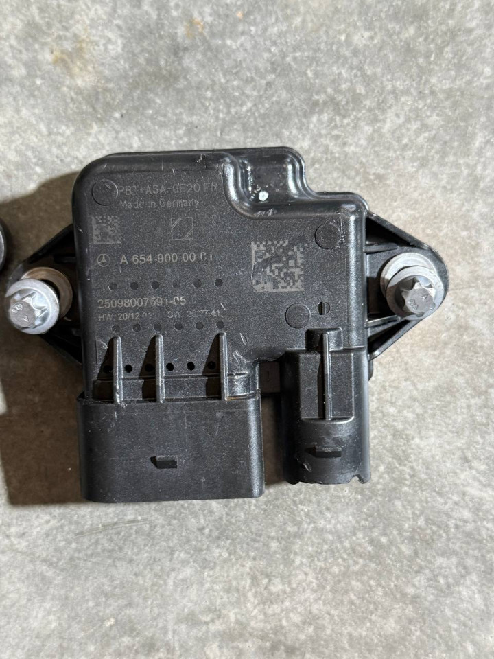 Реле свічок розжарювання Sprinter W907-910/Vito W447 OM654