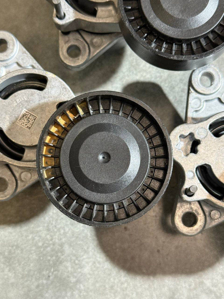 Натяжник ремня OM654 Sprinter W907-910/Vito W447