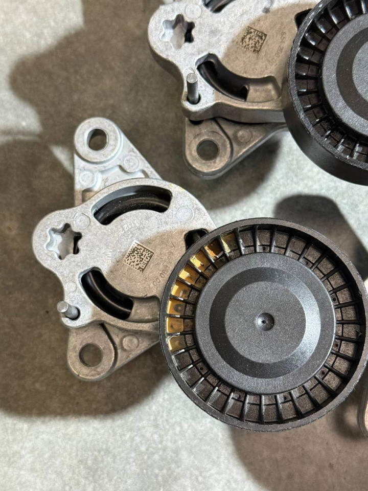 Натяжник ремня OM654 Sprinter W907-910/Vito W447