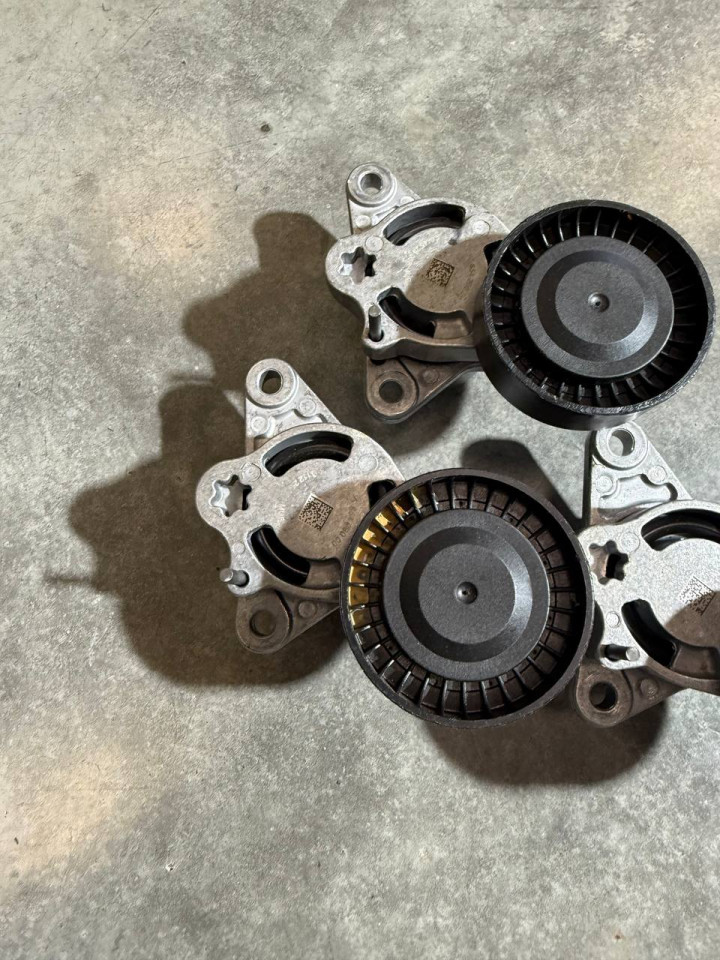 Натяжник ремня OM654 Sprinter W907-910/Vito W447