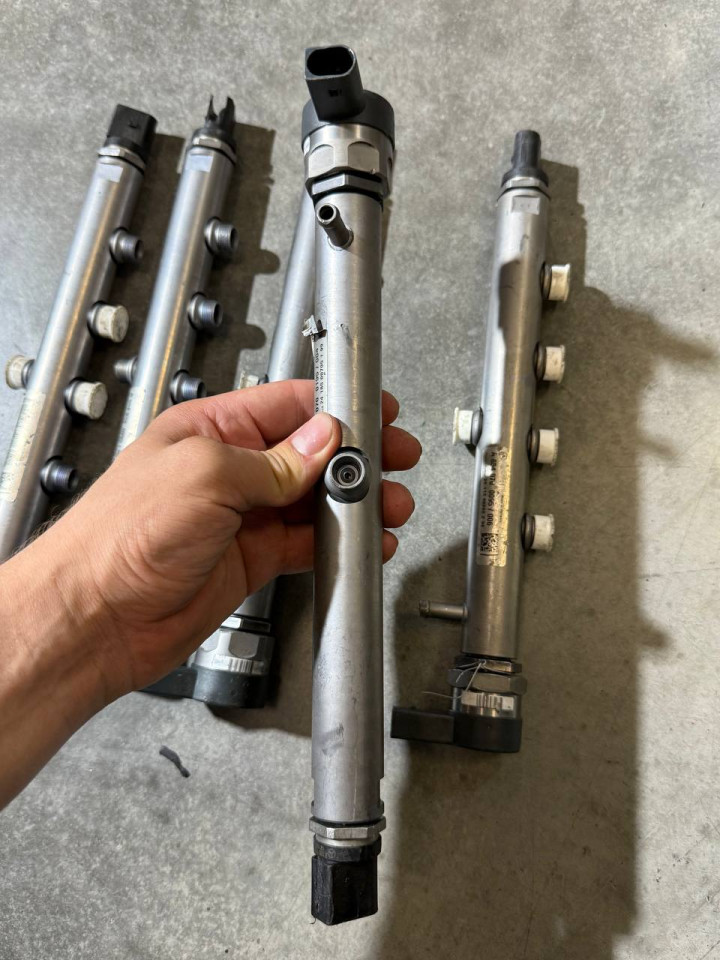 Рейка/рампа паливна Sprinter W907-910 OM654 