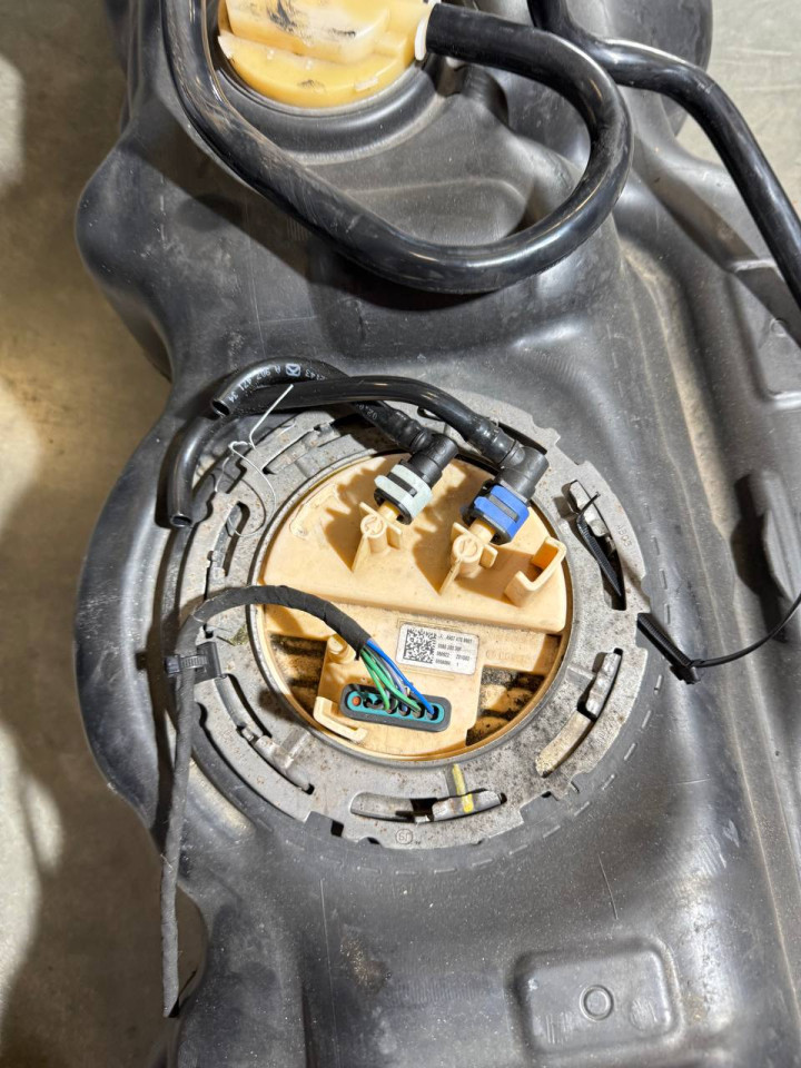 Бак паливний збільшений (93л.) Sprinter W907