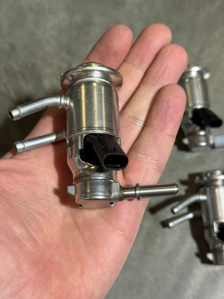 Форсунка AdBlue двигуна OM654 Sprinter W907-910