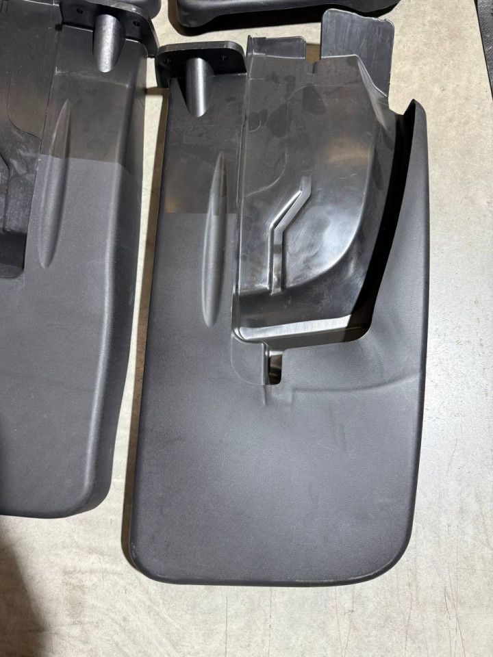 Бризковики гнучкі (комплект) на Однокатковий Sprinter W907