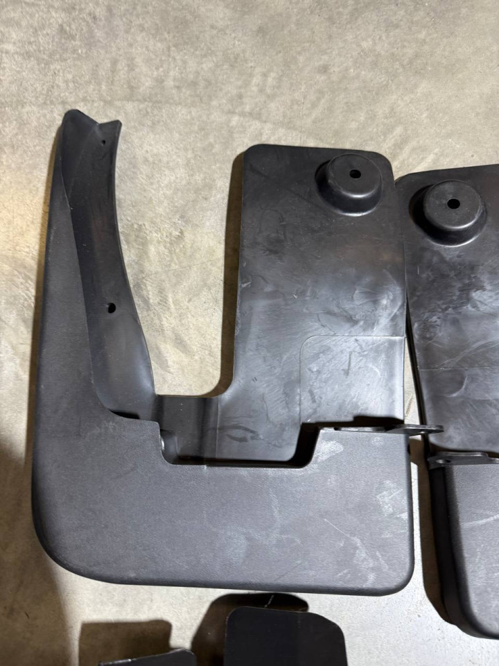 Бризковики гнучкі (комплект) на Однокатковий Sprinter W907