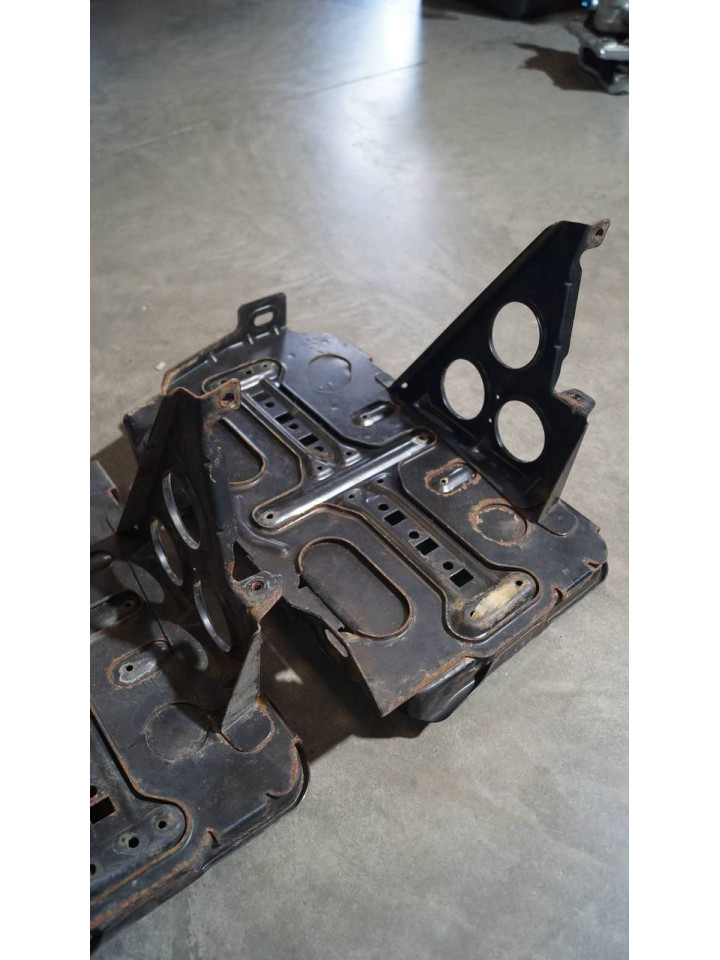 Кронштейн кріплення додаткового акумулятора Sprinter W906