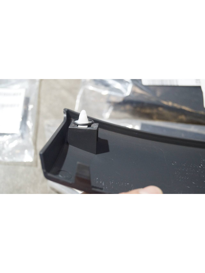 Молдинг,пластик над кликом Sprinter W907-910