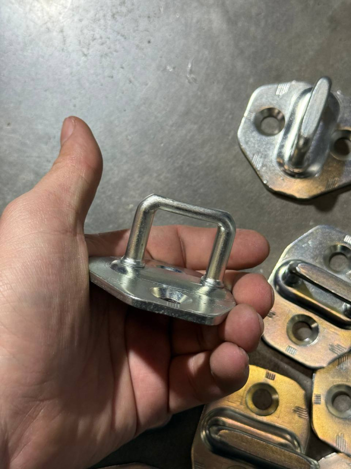 Скоба замка дверей Бічних  Sprinter W906-907/VW Crafter