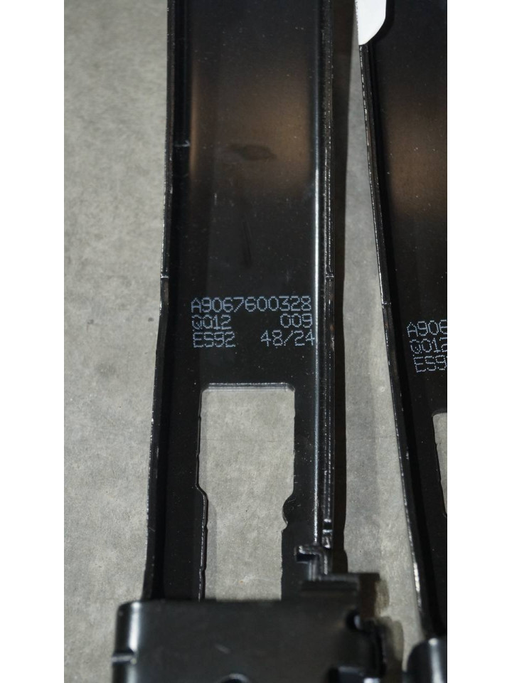 Обмежувач задніх дверей Sprinter W906 / Crafter