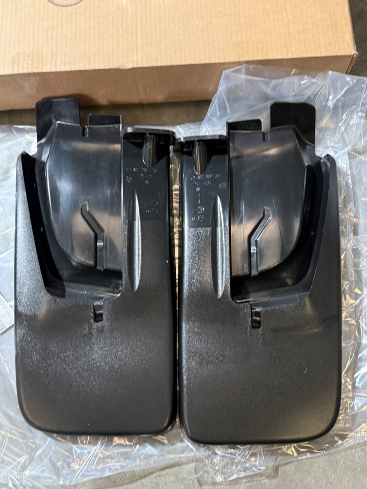 Бризковики задні на Однокатковий Sprinter W907 