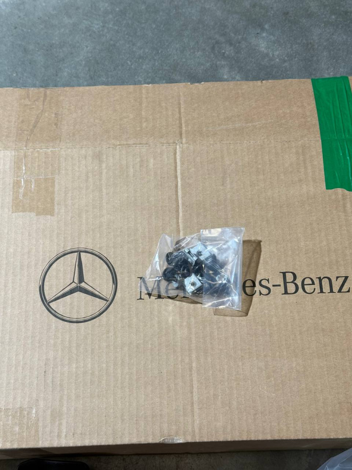 Бризковики задні на Однокатковий Sprinter W907 