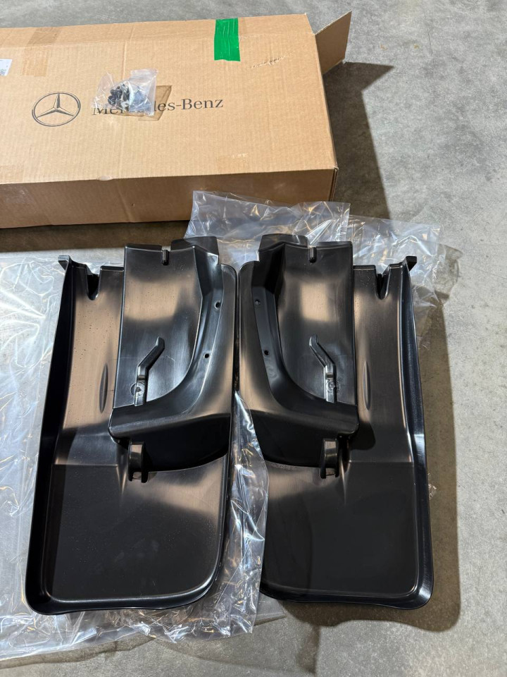 Бризковики задні на Однокатковий Sprinter W907 