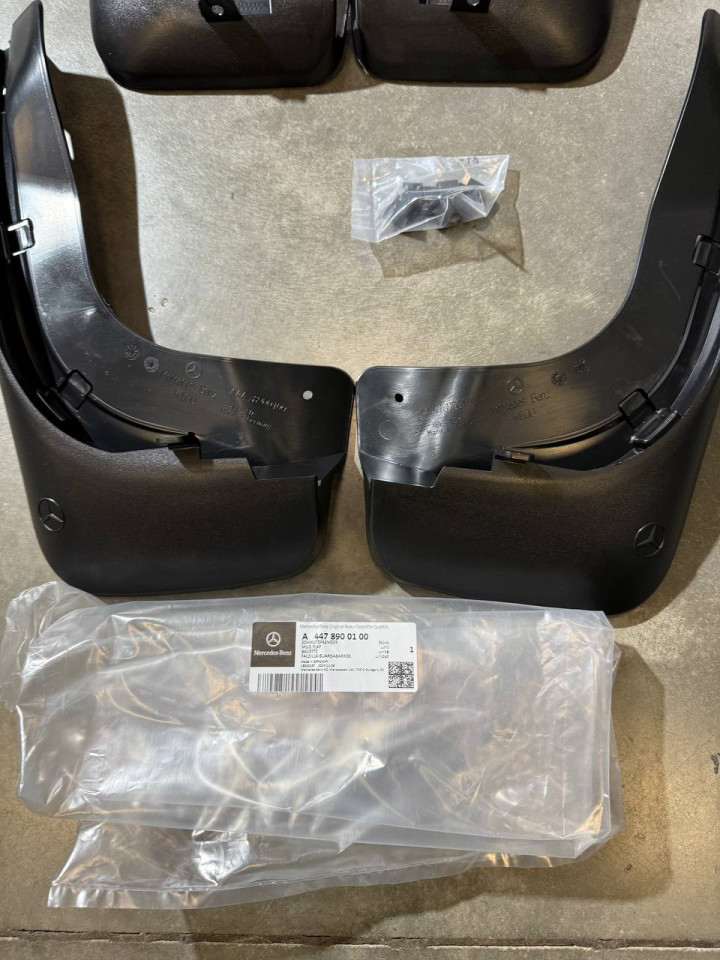 Бризговики комплект перед, зад на Vito W447 V class