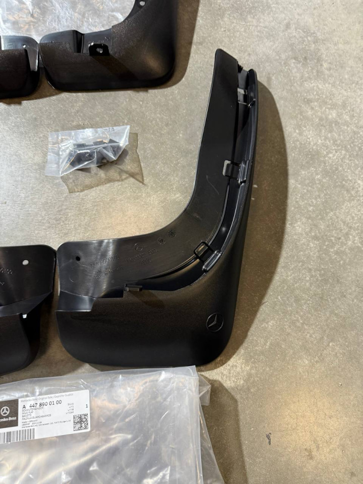 Бризговики комплект перед, зад на Vito W447 V class