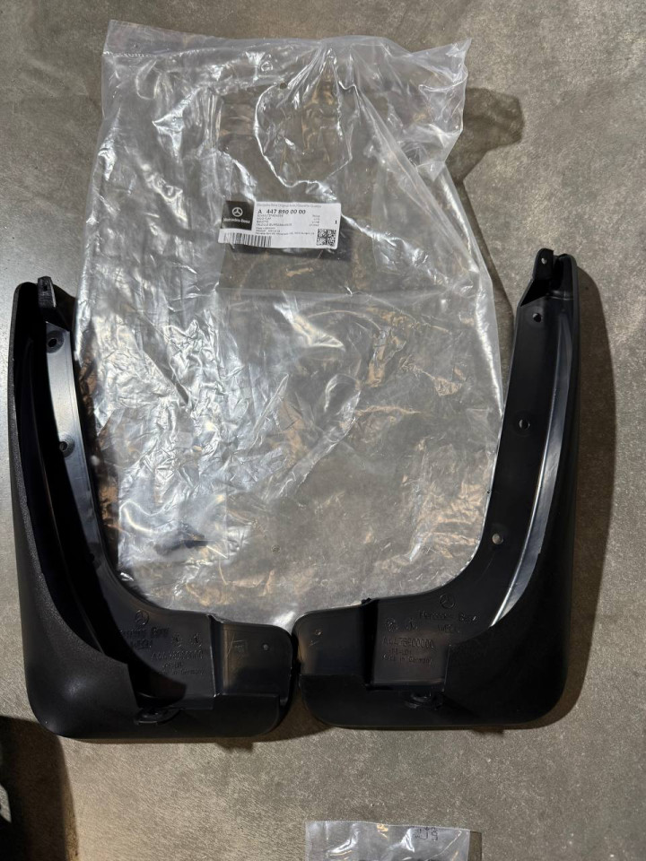 Бризговики комплект перед, зад на Vito W447 V class